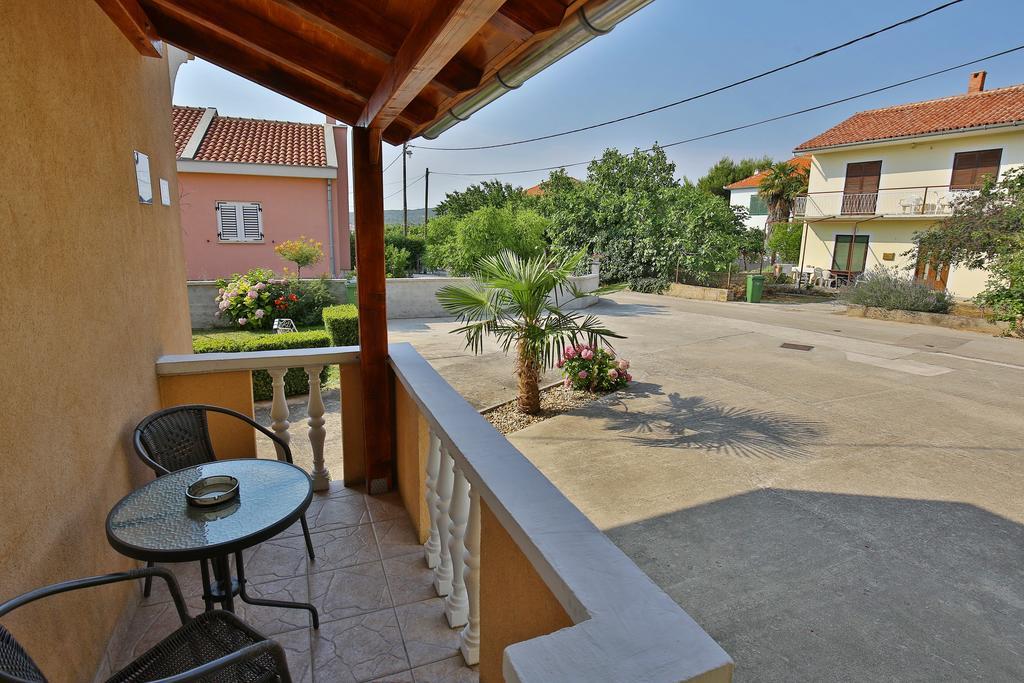 Apartments Lena Sukošan Exterior foto